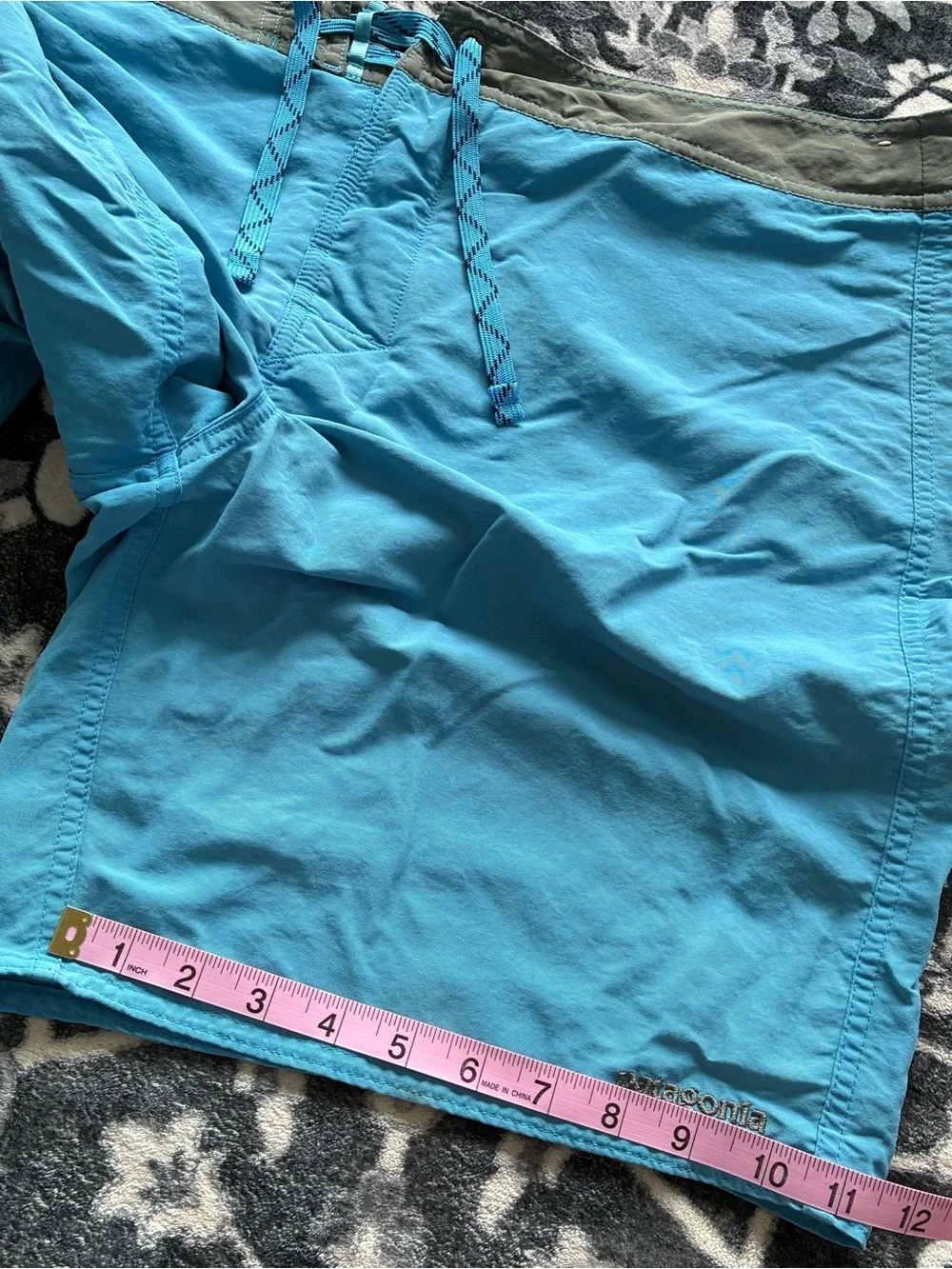 002 - MENS PATAGONIA OUTDOORS SWIM TRUNKS BOARD SHORTS